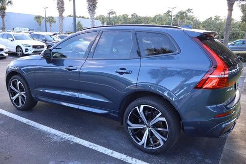 2025 Volvo XC60 B5 Ultra