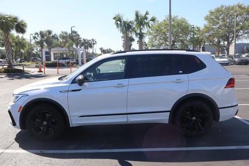 2023 Volkswagen Tiguan 2.0T SE R-Line Black 4MOTION