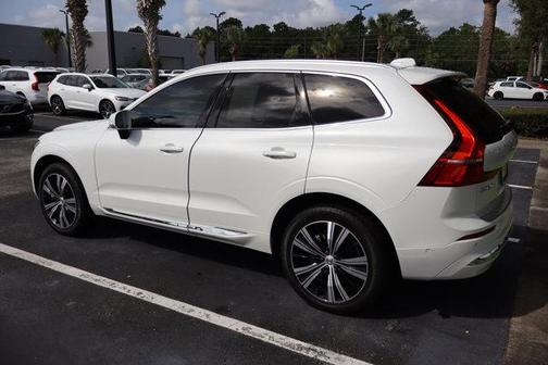 2022 Volvo XC60 B6 Inscription