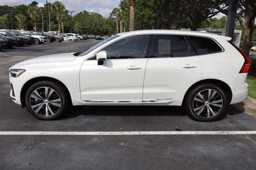2022 Volvo XC60 B6 Inscription