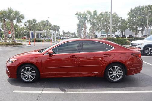 2018 Lexus ES 300h Base