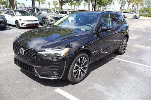 Onyx Black Metallic 2024 Volvo XC60 B5 Plus Dark Theme