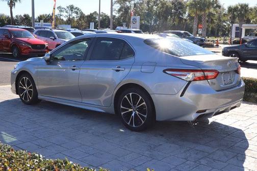 2020 Toyota Camry SE