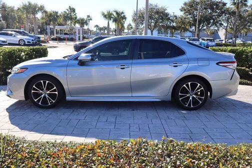 2020 Toyota Camry SE