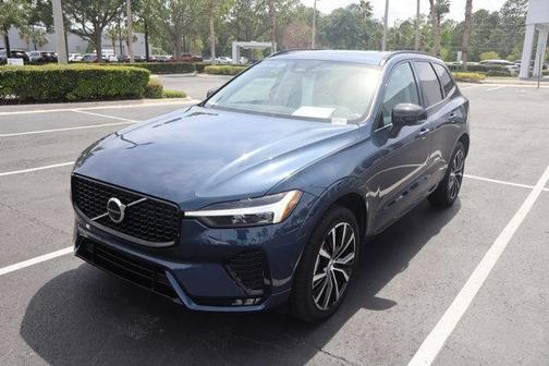 2023 Volvo XC60 B5 Plus Dark Theme