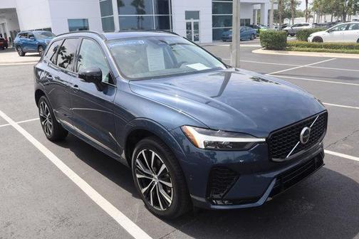 2023 Volvo XC60 B5 Plus Dark Theme