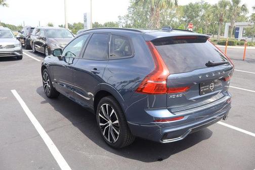 2023 Volvo XC60 B5 Plus Dark Theme
