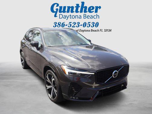 2023 Volvo XC60 B5 Ultimate Dark Theme