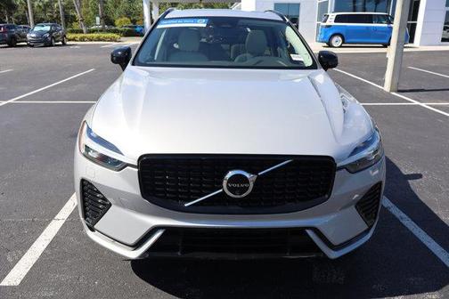 2024 Volvo XC60 B5 Plus Dark Theme