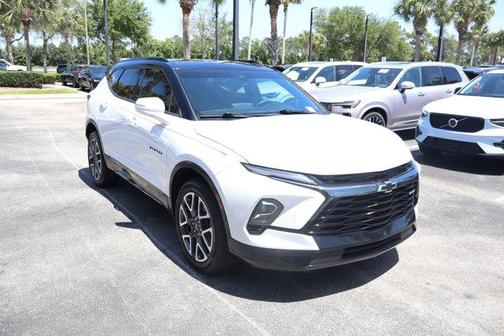 Iridescent Pearl Tricoat 2024 Chevrolet Blazer RS