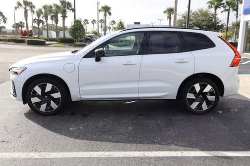 2024 Volvo XC60 Recharge Plug-In Hybrid T8 Ultimate Dark Theme