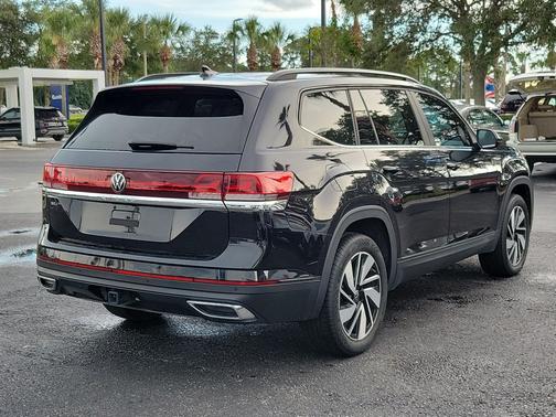 Black 2024 Volkswagen Atlas 2.0T SE w/Technology