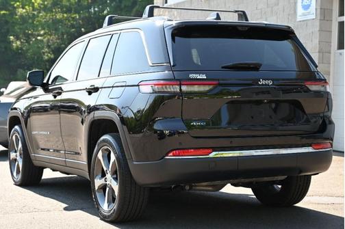 Diamond Black Crystal Pearlcoat 2023 Jeep Grand Cherokee 4xe Anniversary Edition
