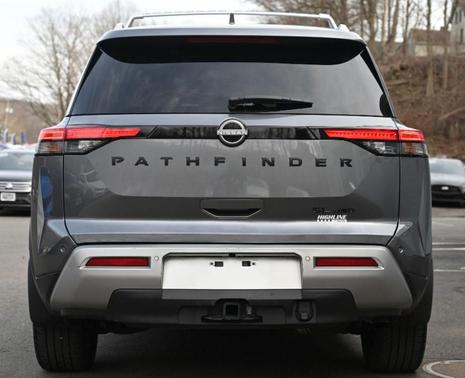 2023 Nissan Pathfinder SL 4WD