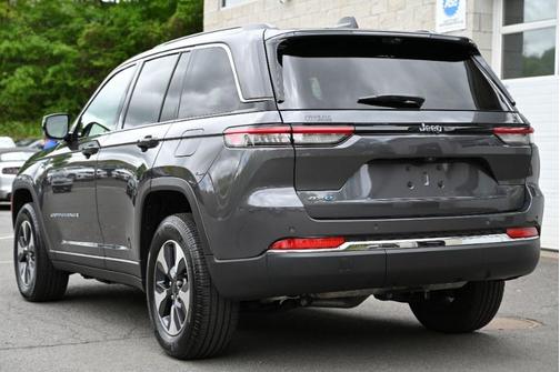 Baltic Gray Metallic Clearcoat 2023 Jeep Grand Cherokee 4xe Base