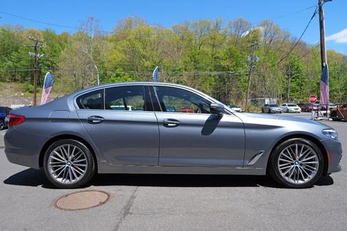 Bluestone Metallic 2018 BMW 530 xDrive