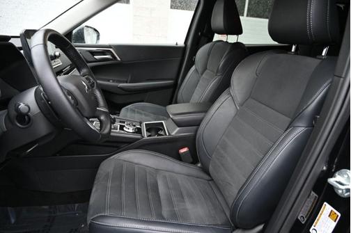 2024 Mitsubishi Outlander SE Black Edition S-AWC