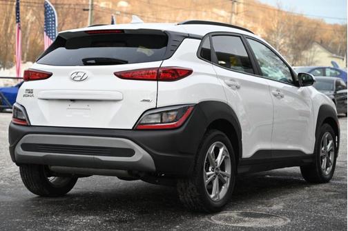 2023 Hyundai KONA SEL