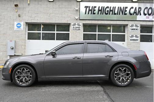 Granite Crystal Metallic Clearcoat 2017 Chrysler 300 S