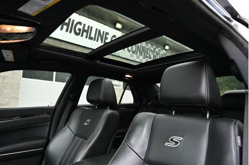 Granite Crystal Metallic Clearcoat 2017 Chrysler 300 S