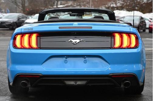 2022 Ford Mustang EcoBoost