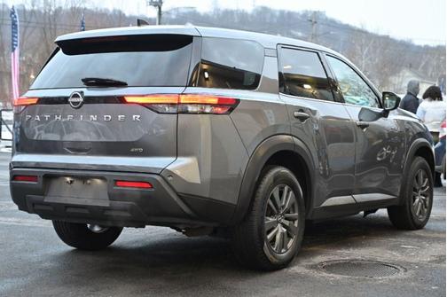 2023 Nissan Pathfinder S 4WD