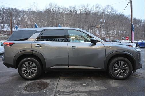 2023 Nissan Pathfinder S 4WD