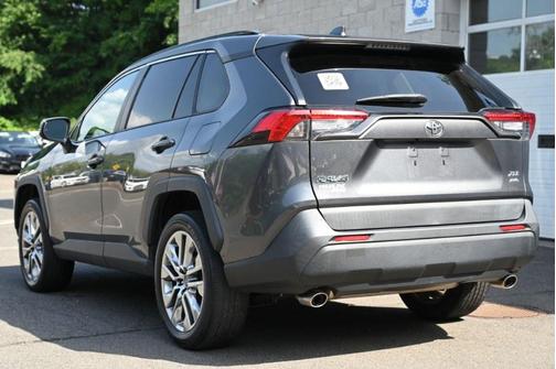 Magnetic Gray Metallic 2019 Toyota RAV4 XLE Premium