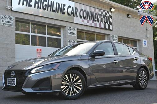 2025 Nissan Altima SV FWD