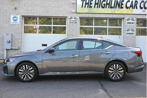 2025 Nissan Altima SV FWD