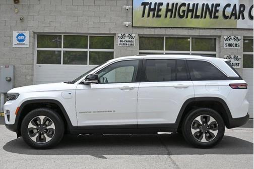 Bright White Clearcoat 2023 Jeep Grand Cherokee 4xe Base