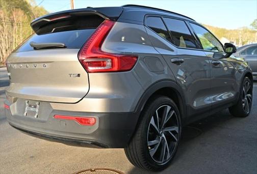 2022 Volvo XC40 T5 R-Design