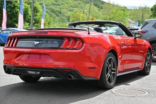 2022 Ford Mustang EcoBoost Premium