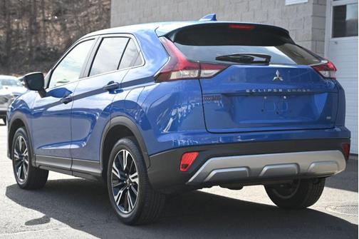 Lightning Blue 2024 Mitsubishi Eclipse Cross SE