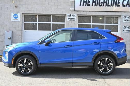 Lightning Blue 2024 Mitsubishi Eclipse Cross SE