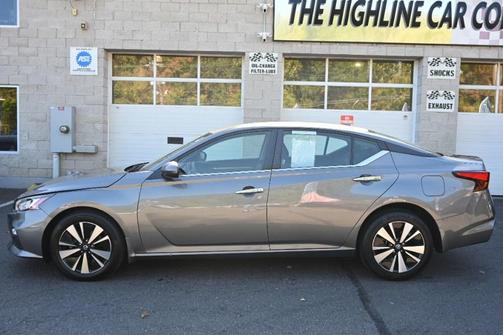 2022 Nissan Altima 2.5 SV