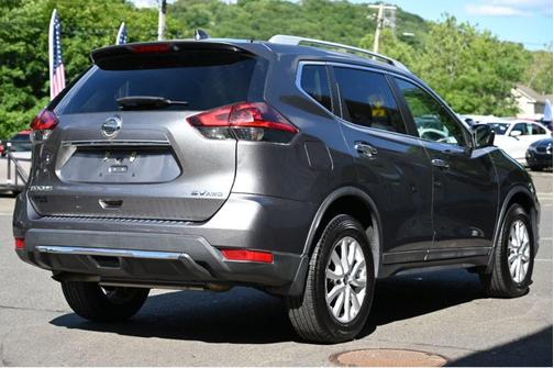 Gun Metallic 2018 Nissan Rogue SV