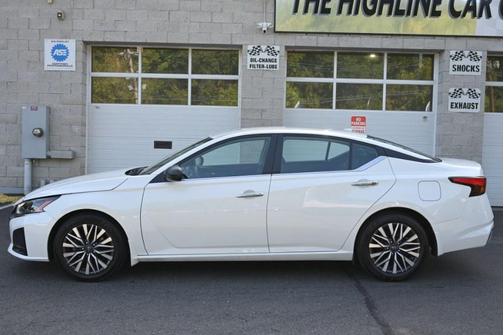 2025 Nissan Altima SV FWD
