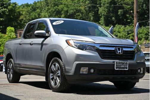 Modern Steel Metallic 2018 Honda Ridgeline RTL
