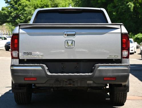 Modern Steel Metallic 2018 Honda Ridgeline RTL