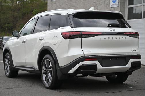 Majestic White 2023 INFINITI QX60 Luxe
