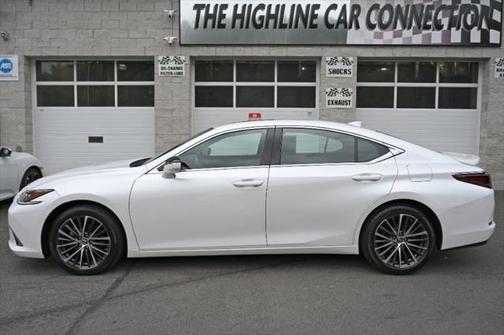 2022 Lexus ES 350 Base