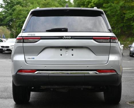 Silver Zynith 2023 Jeep Grand Cherokee 4xe Base