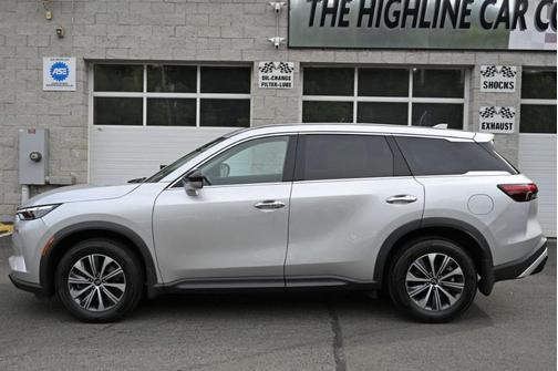 2022 INFINITI QX60 Pure