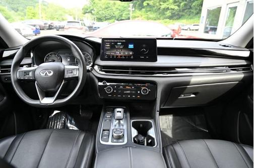 2022 INFINITI QX60 Pure