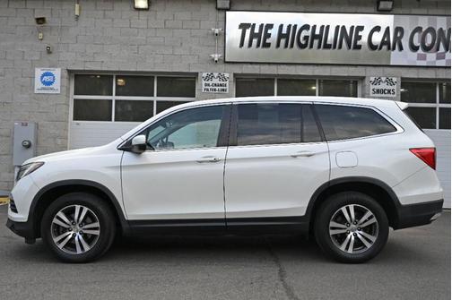 White Diamond Pearl 2017 Honda Pilot EX-L