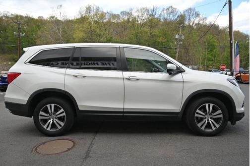 White Diamond Pearl 2017 Honda Pilot EX-L