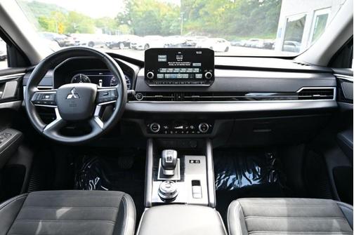 2023 Mitsubishi Outlander PHEV SE S-AWC