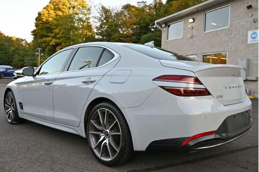 2022 Genesis G70 2.0T AWD