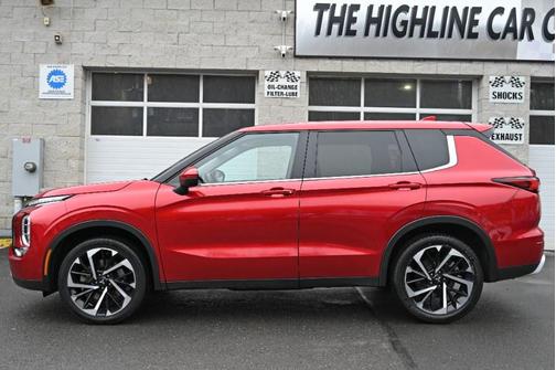 2024 Mitsubishi Outlander SE